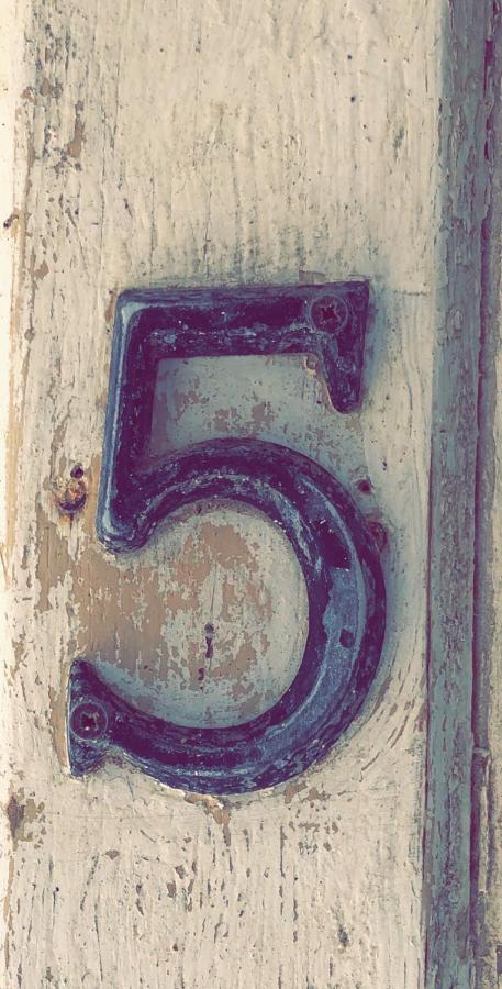 Numero 5 - A - Ault Exterior foto